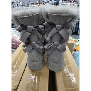 UGG SHORT BAILEY BOW II GREY GRAY WATER-RESISTANT SUEDE BOOTS SIZE US 11 WOMEN